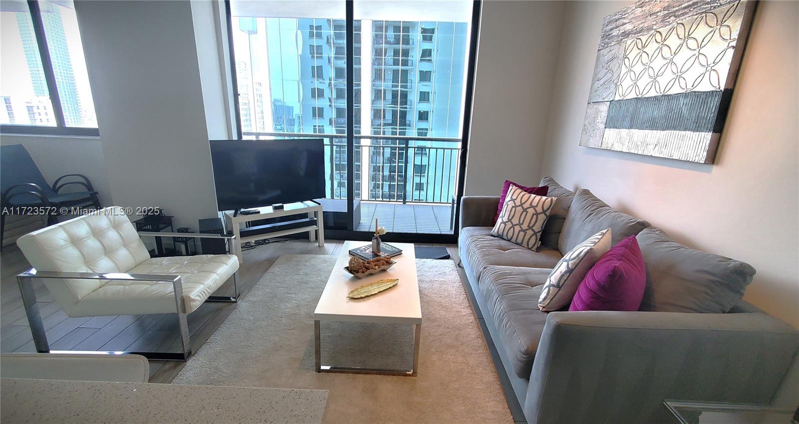 999 SW 1st Ave # 2115