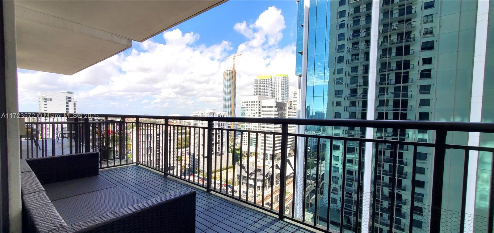 999 SW 1st Ave # 2115