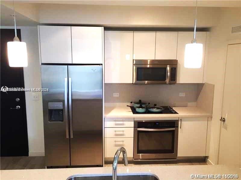 999 SW 1st Ave # 2115