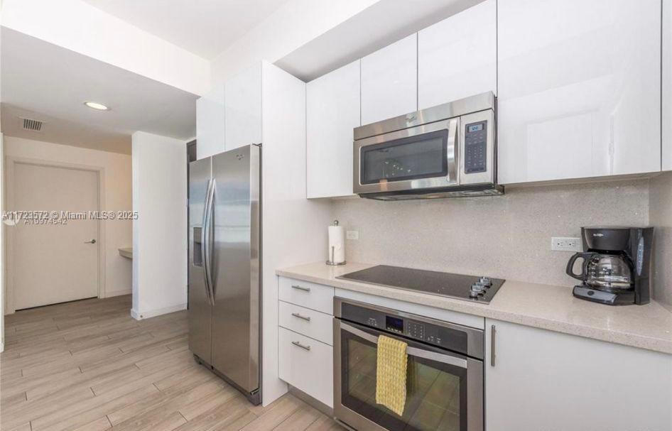 999 SW 1st Ave # 2115