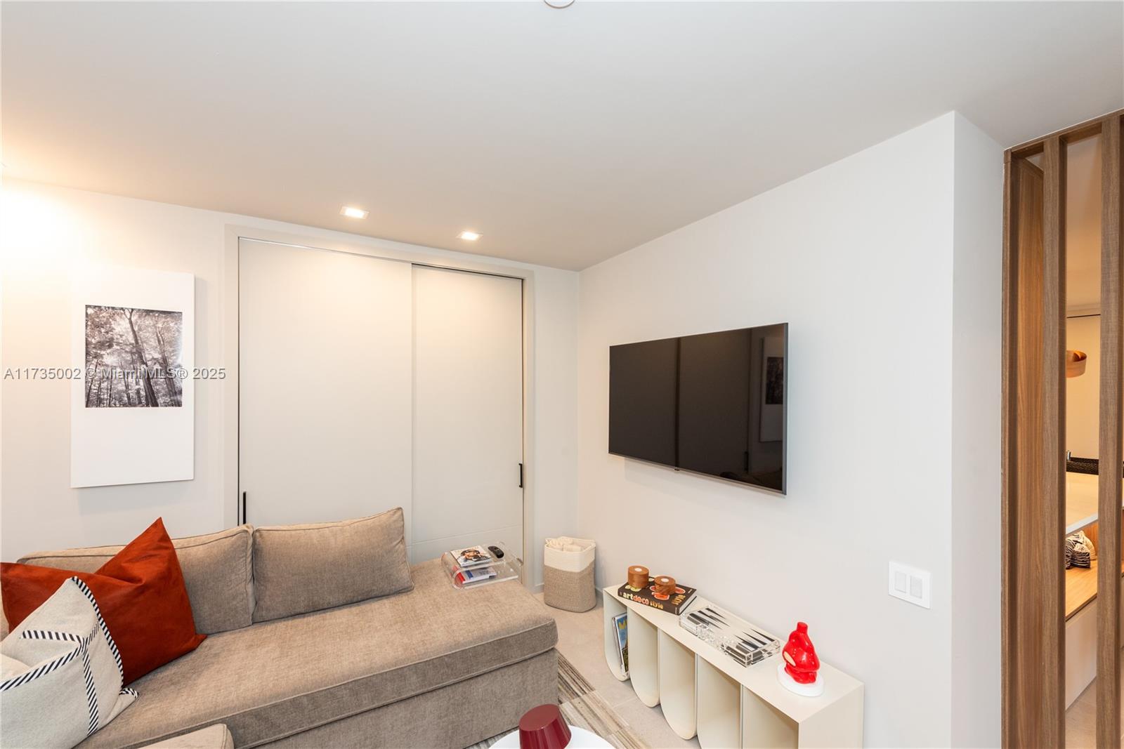 251 Crandon Blvd # 306