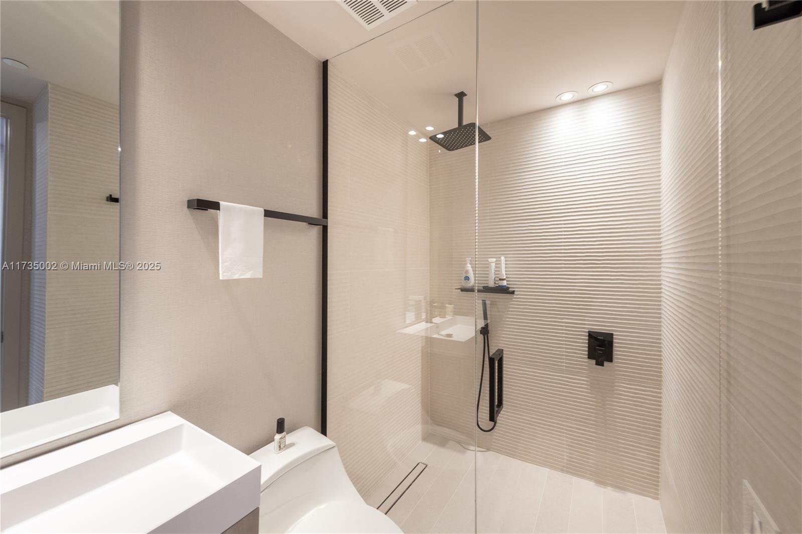 251 Crandon Blvd # 306