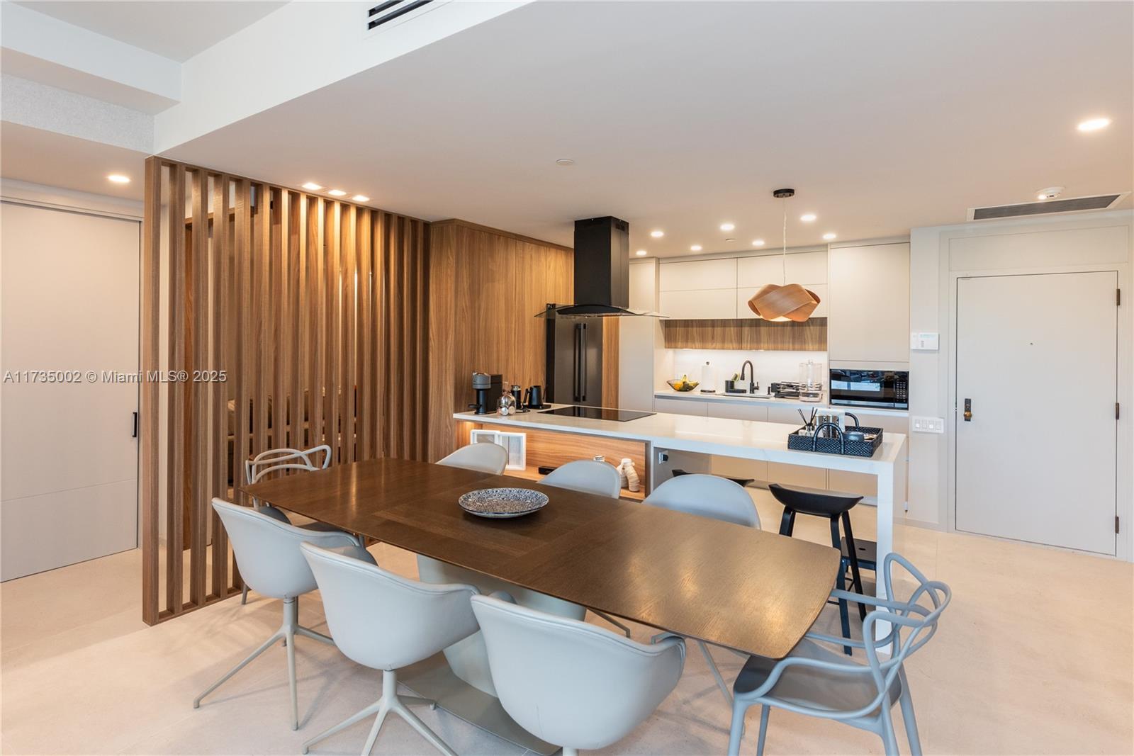 251 Crandon Blvd # 306