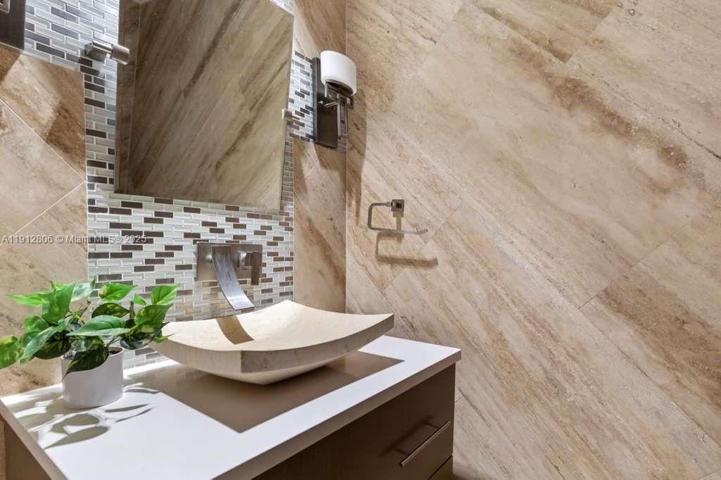 808 Brickell Key Dr # 2504