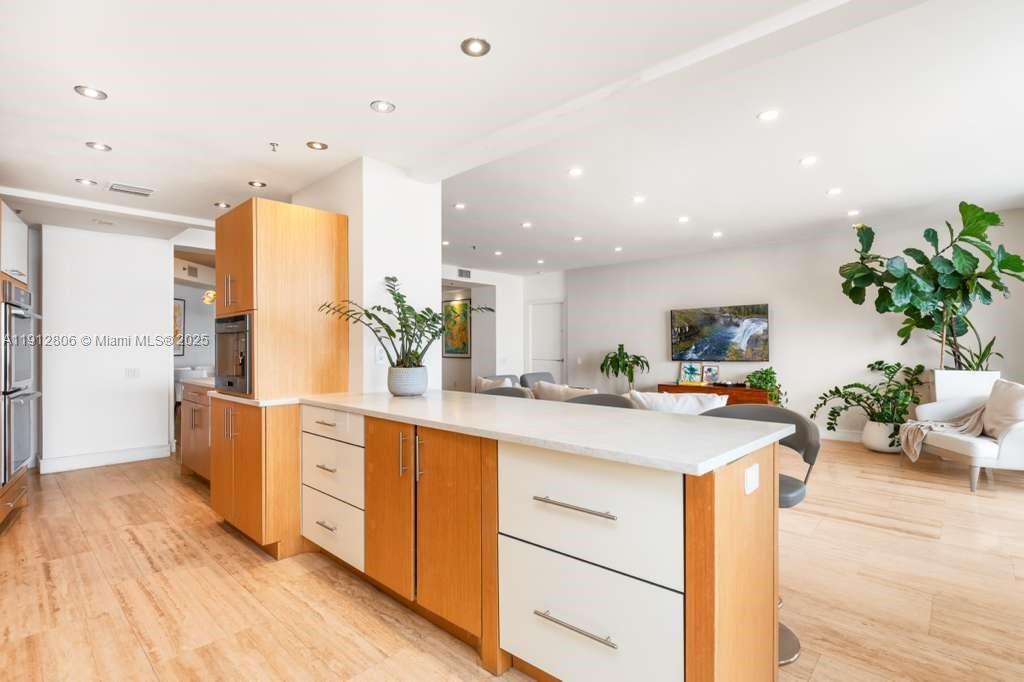 808 Brickell Key Dr # 2504