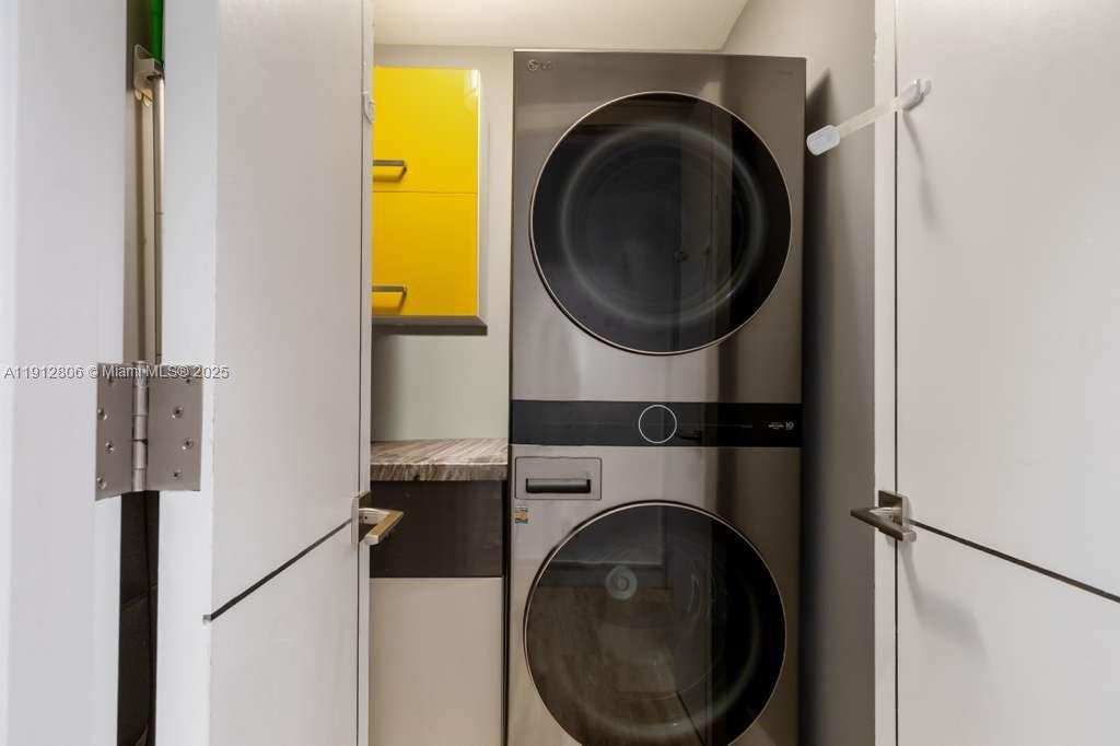 808 Brickell Key Dr # 2504