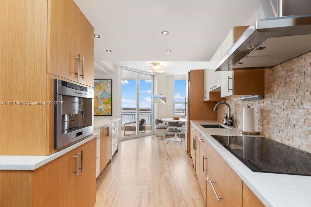 808 Brickell Key Dr # 2504