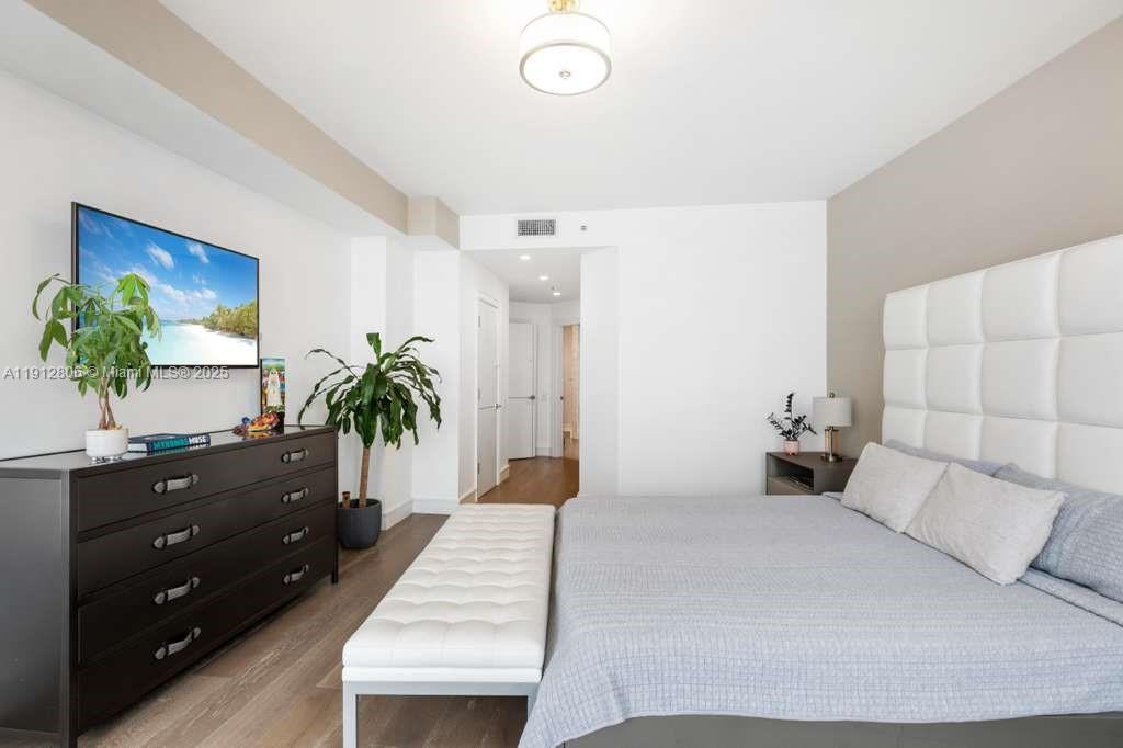 808 Brickell Key Dr # 2504