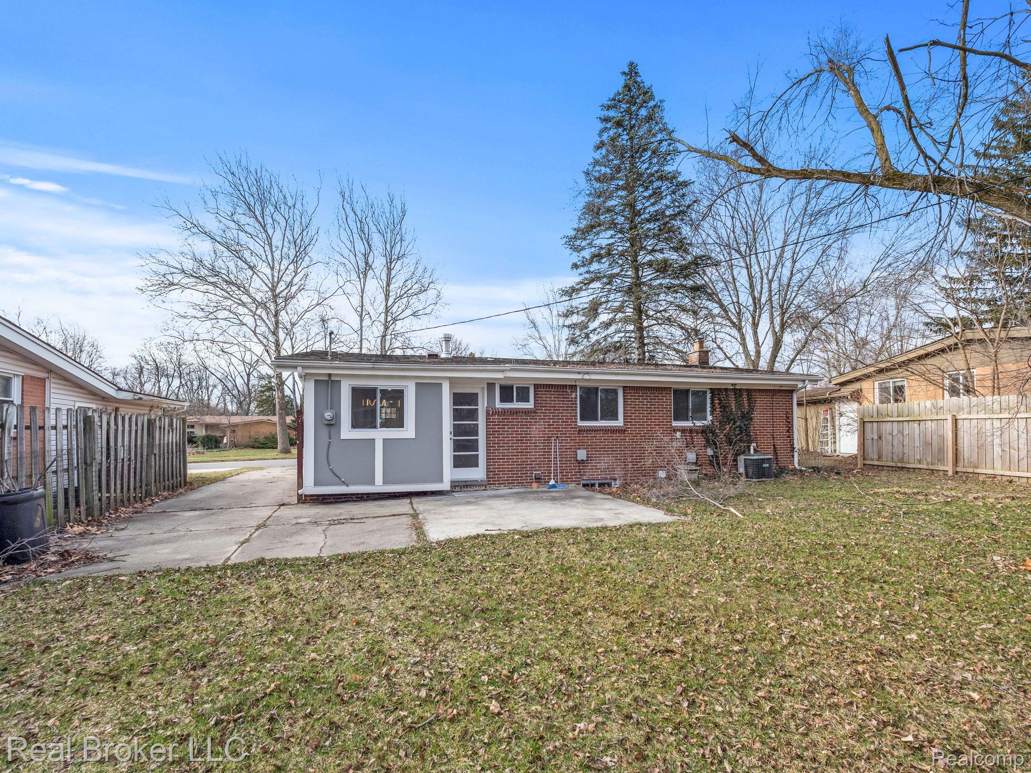 1006 BROOKLAWN Drive