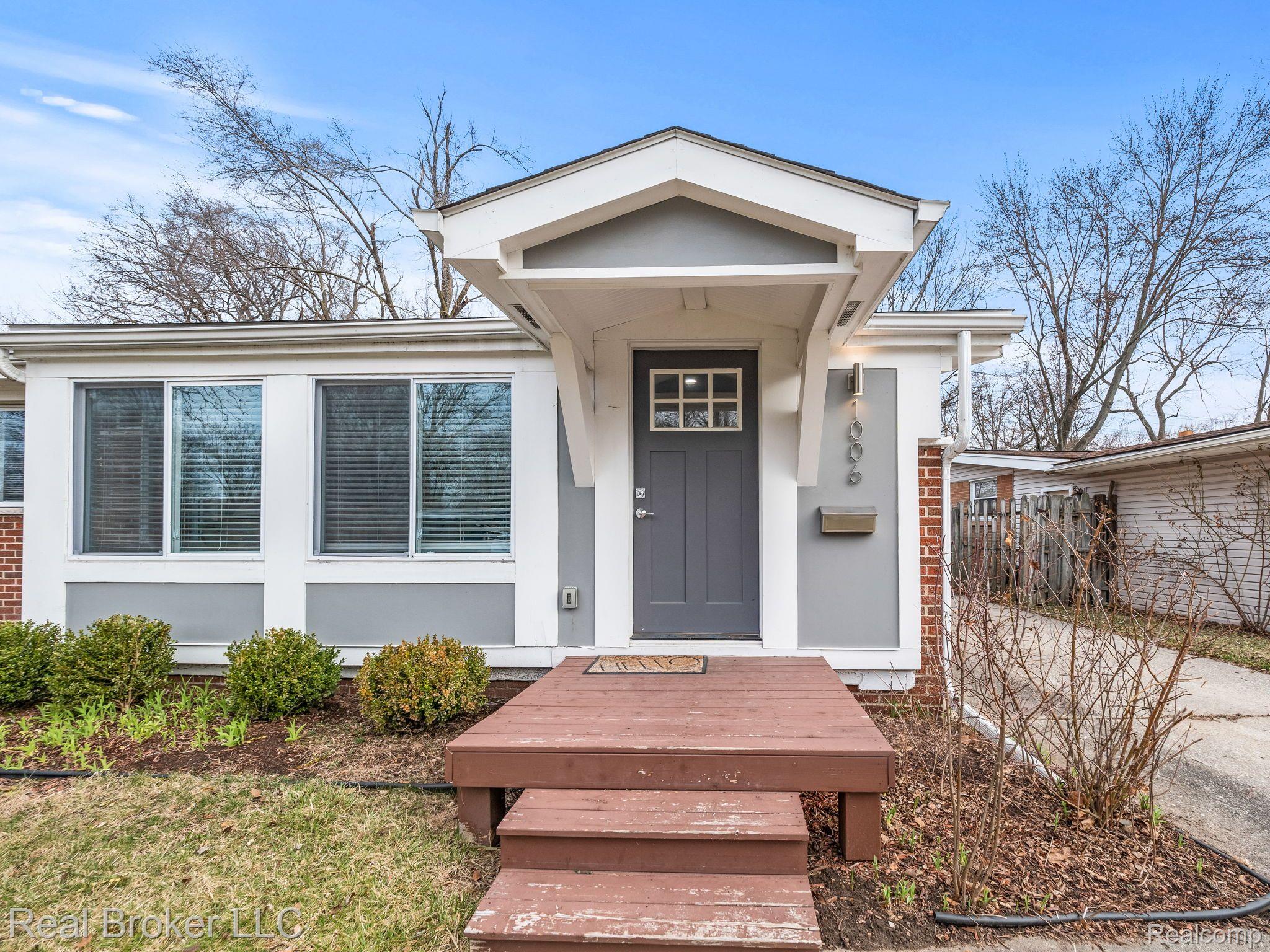 1006 BROOKLAWN Drive