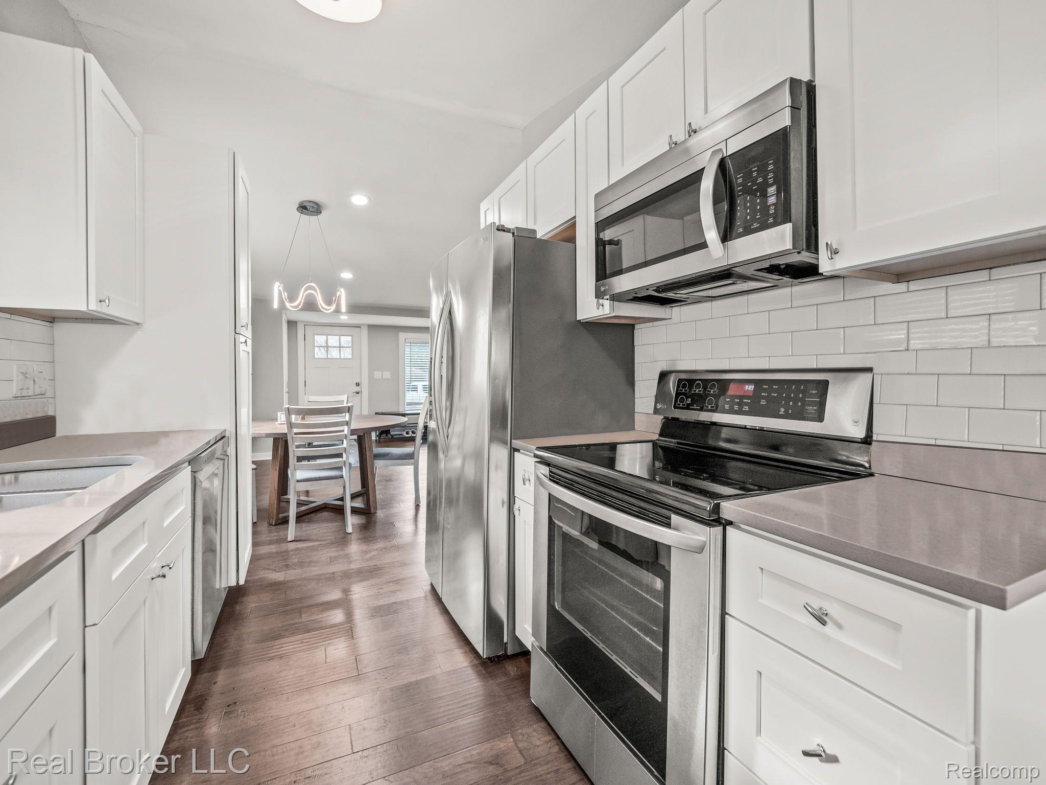 1006 BROOKLAWN Drive