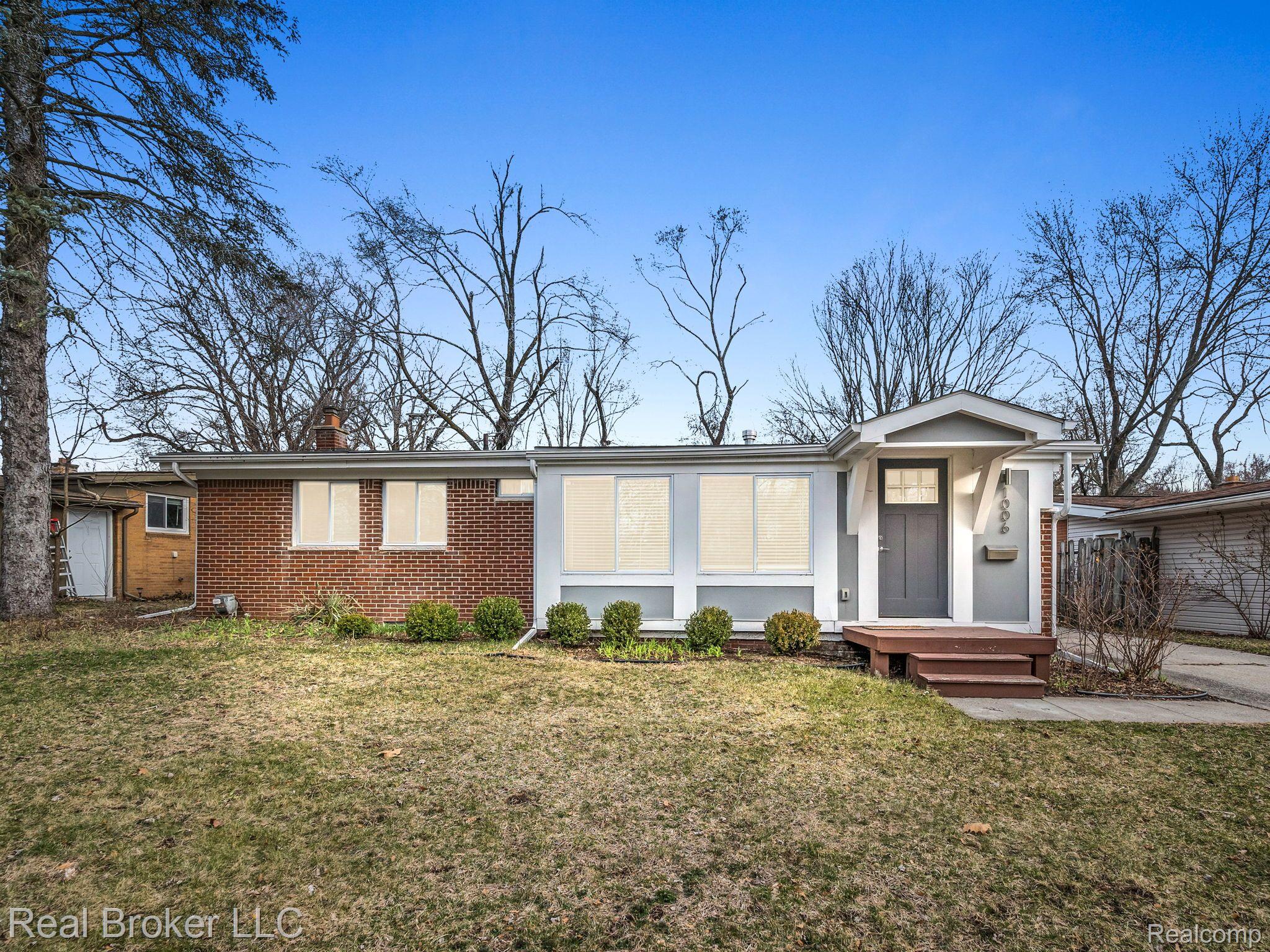 1006 BROOKLAWN Drive