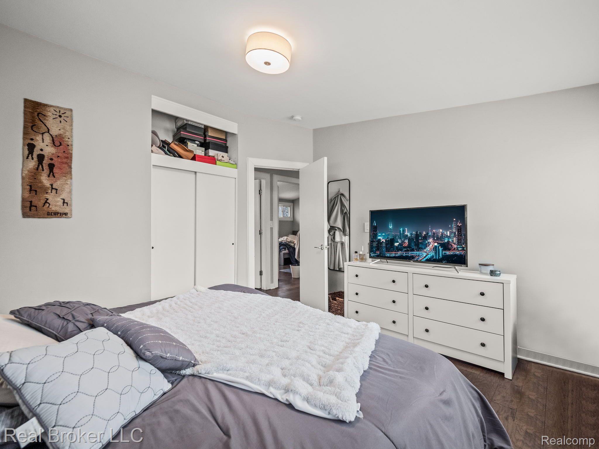 1006 BROOKLAWN Drive