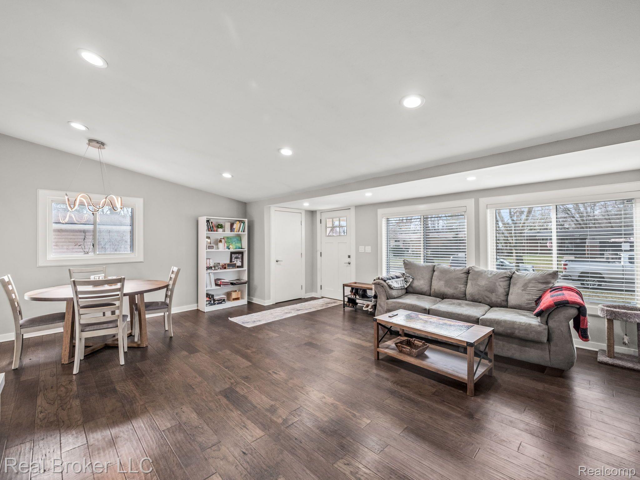 1006 BROOKLAWN Drive