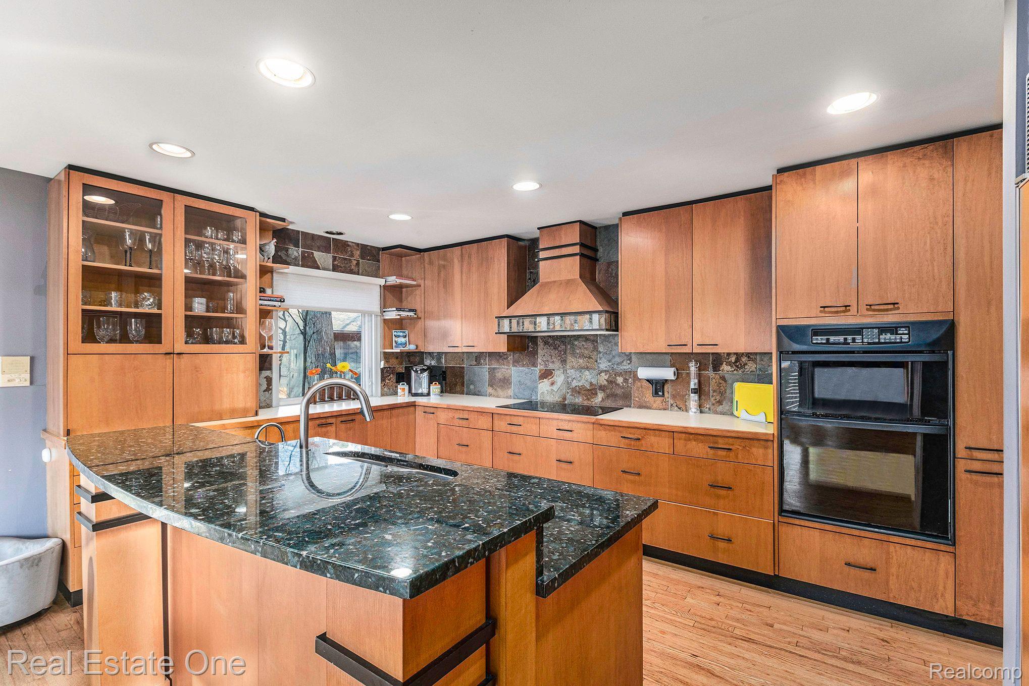 7049 Dandison Boulevard
