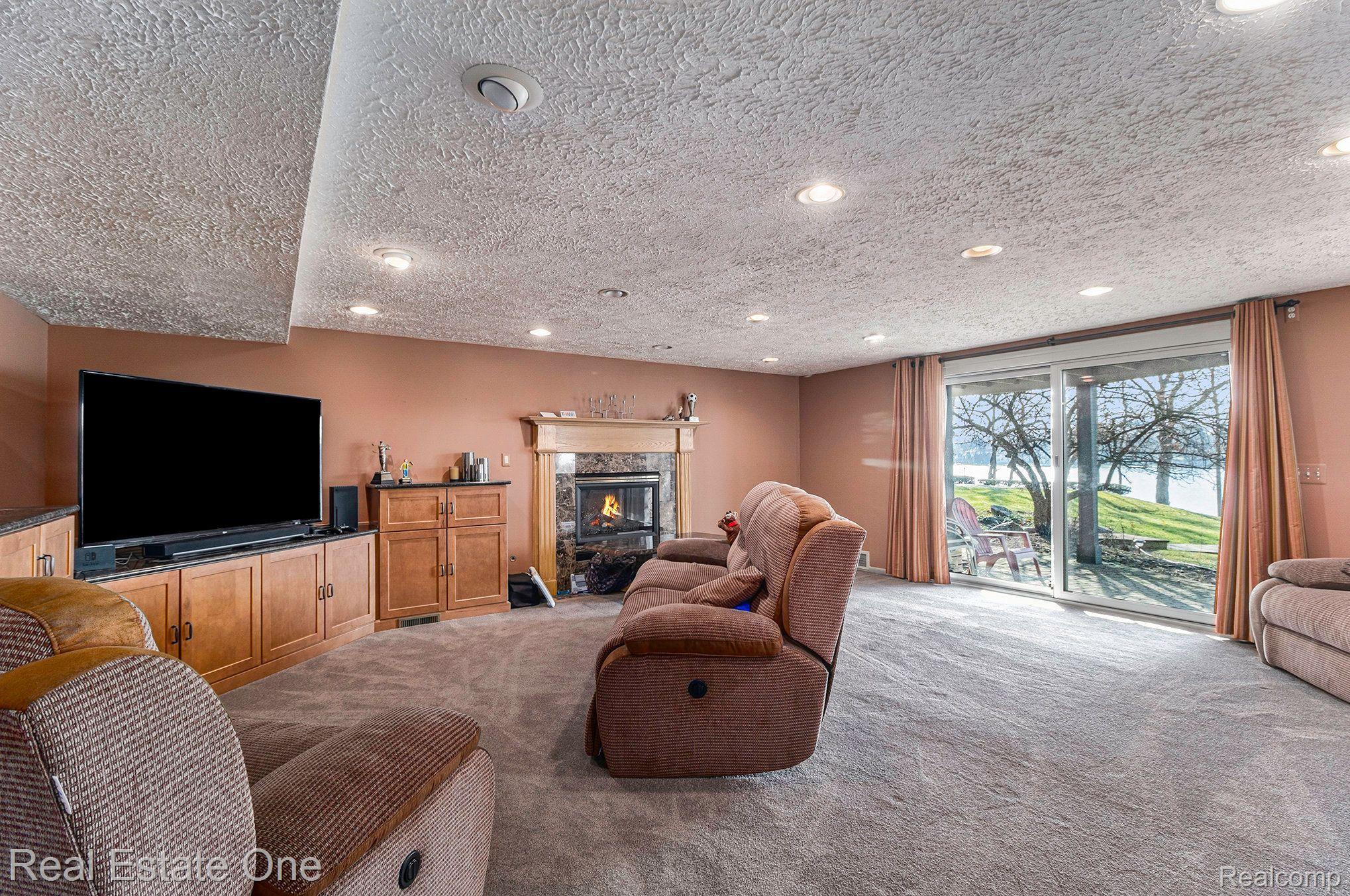 7049 Dandison Boulevard