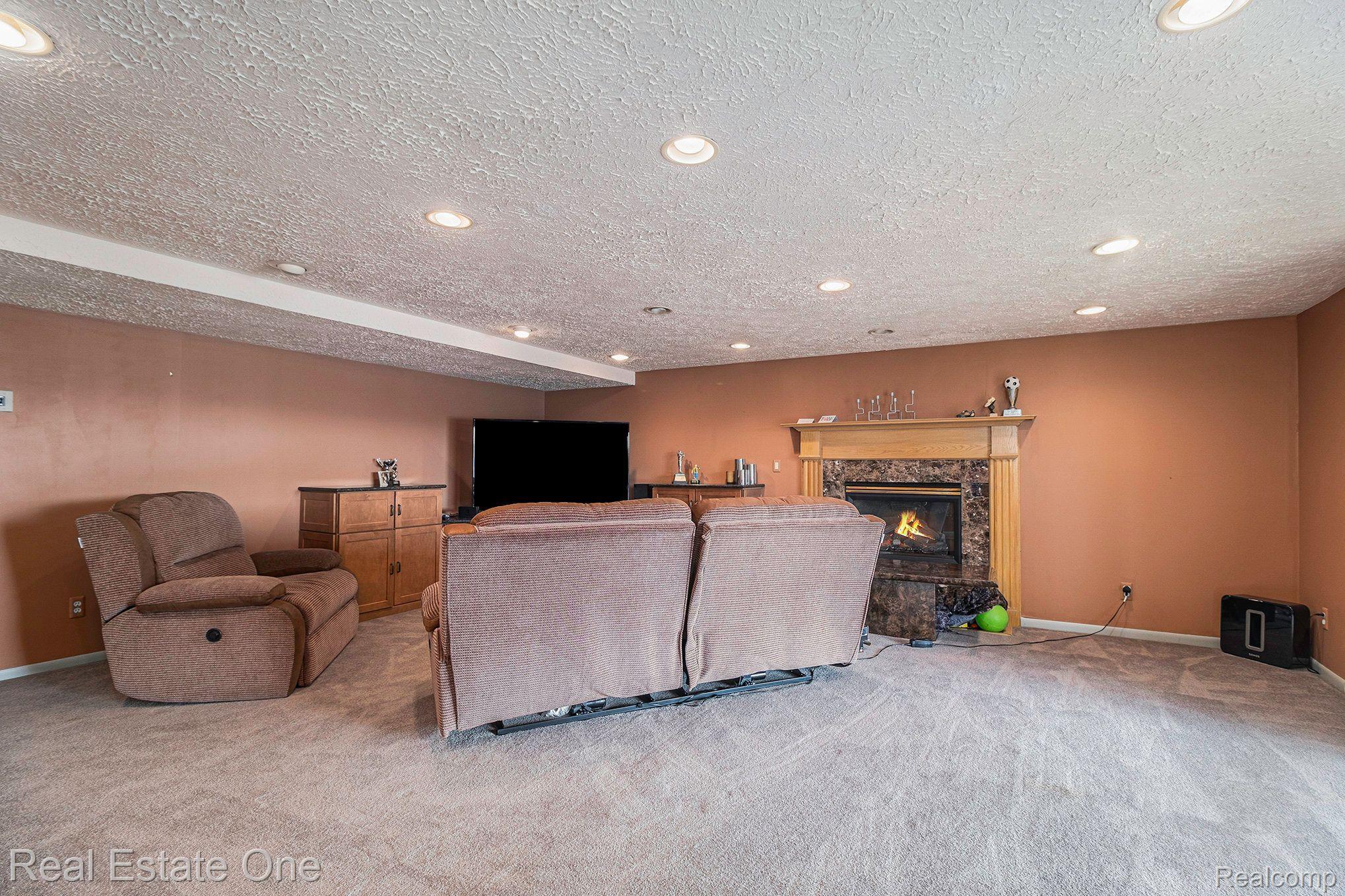 7049 Dandison Boulevard