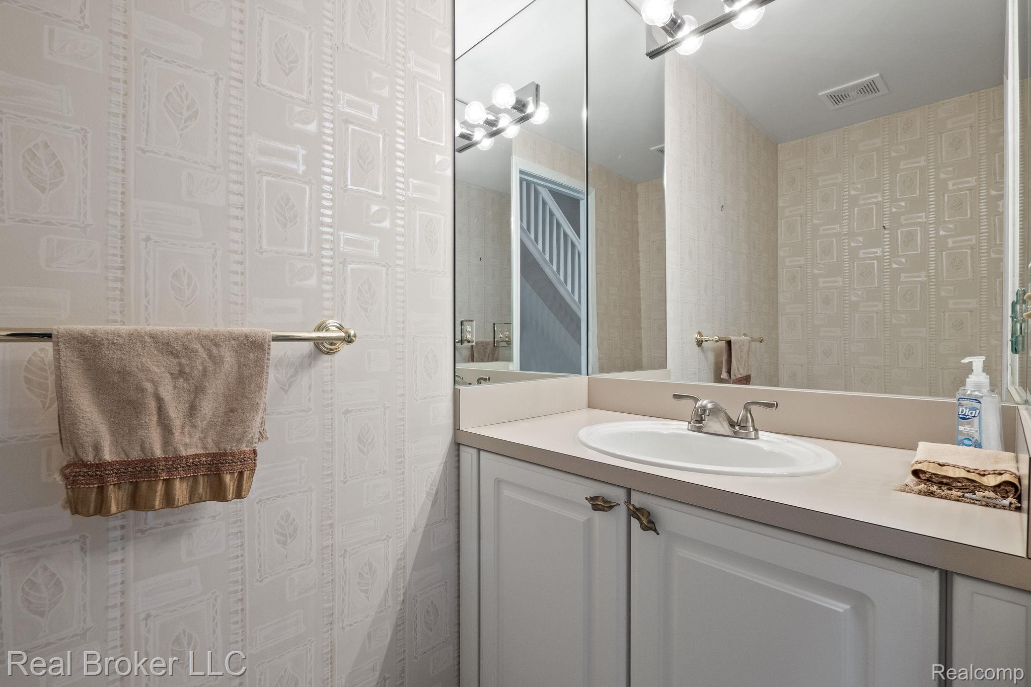 3099 SILVERBROOK Drive