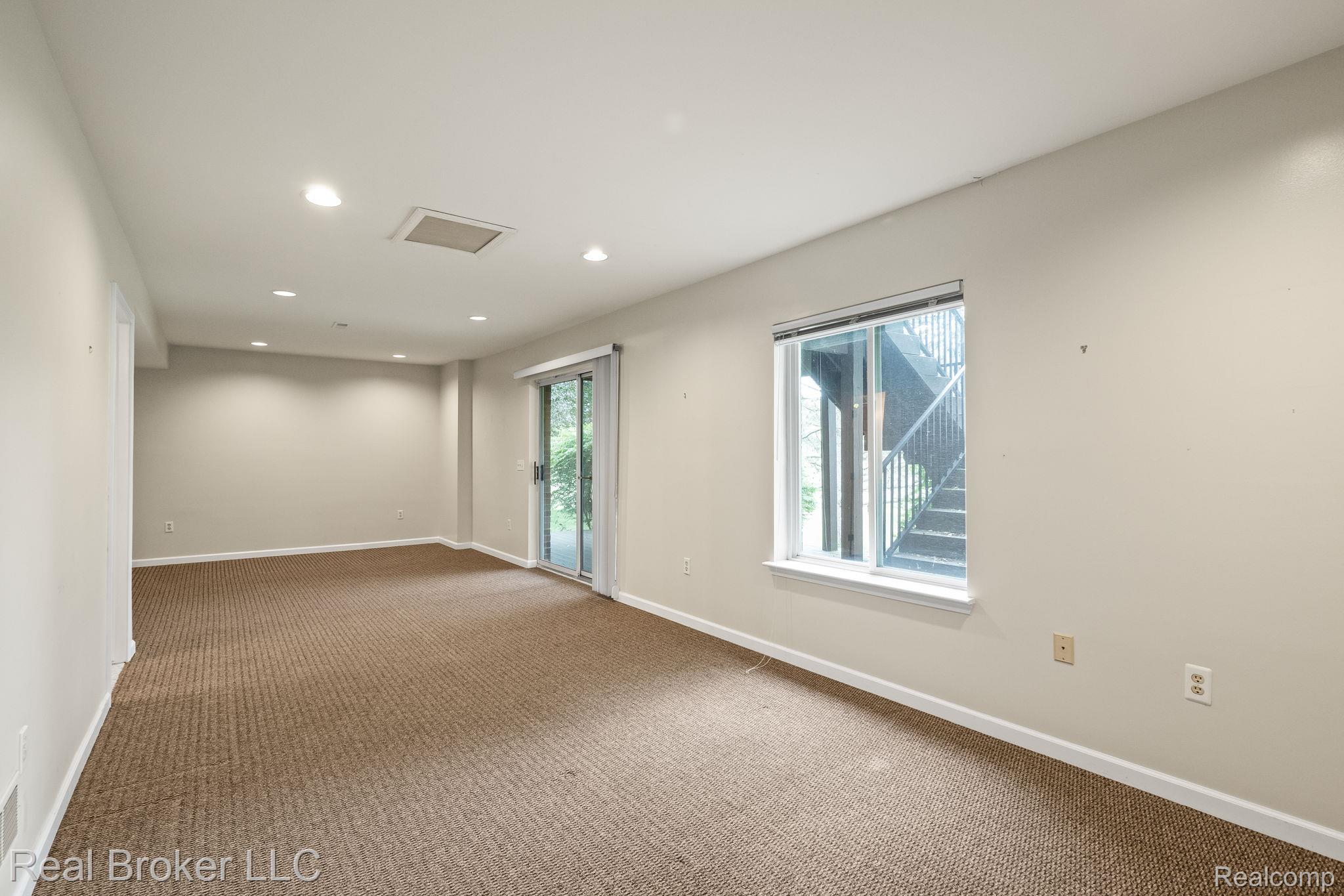 3099 SILVERBROOK Drive