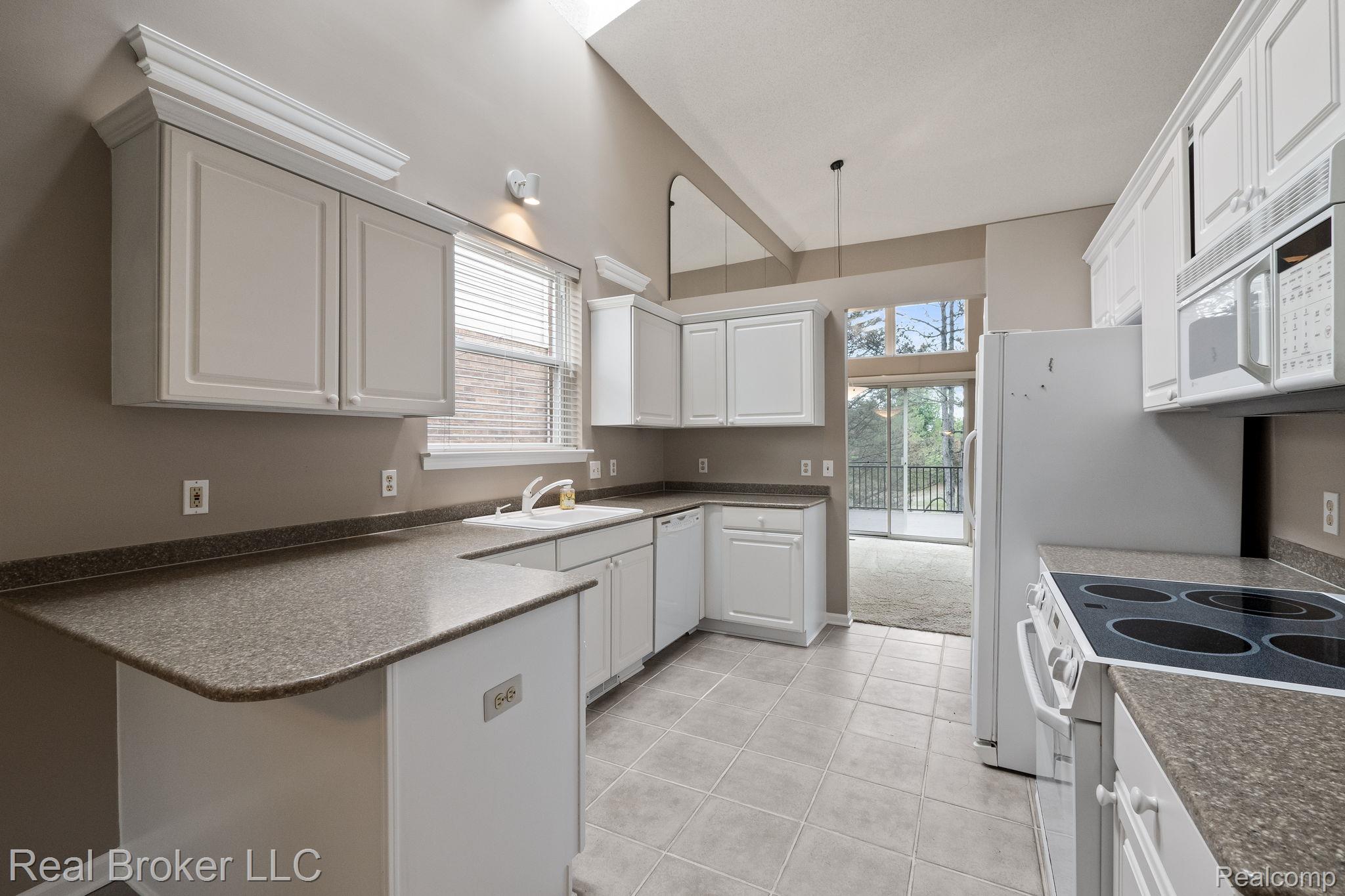 3099 SILVERBROOK Drive