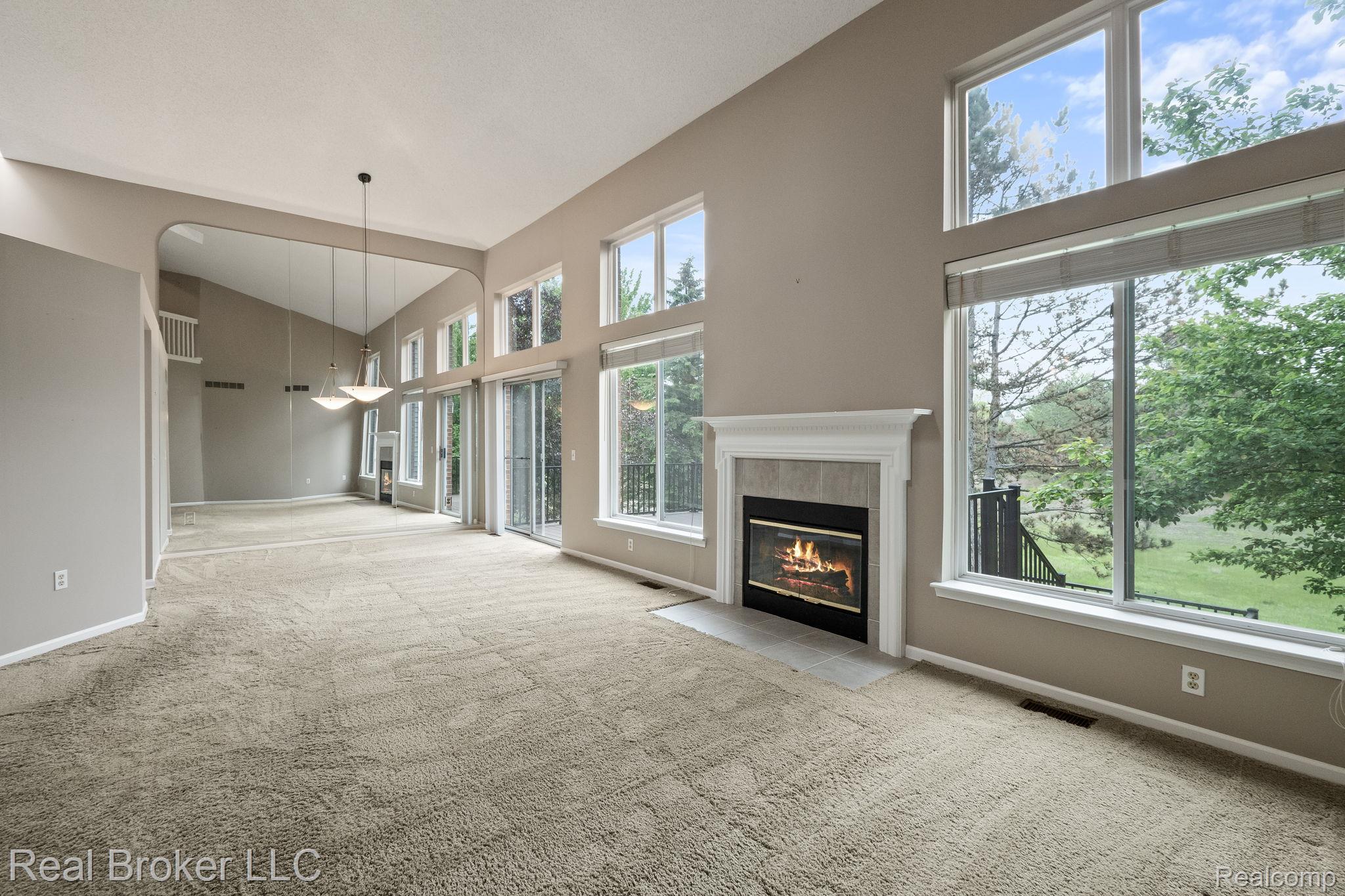 3099 SILVERBROOK Drive