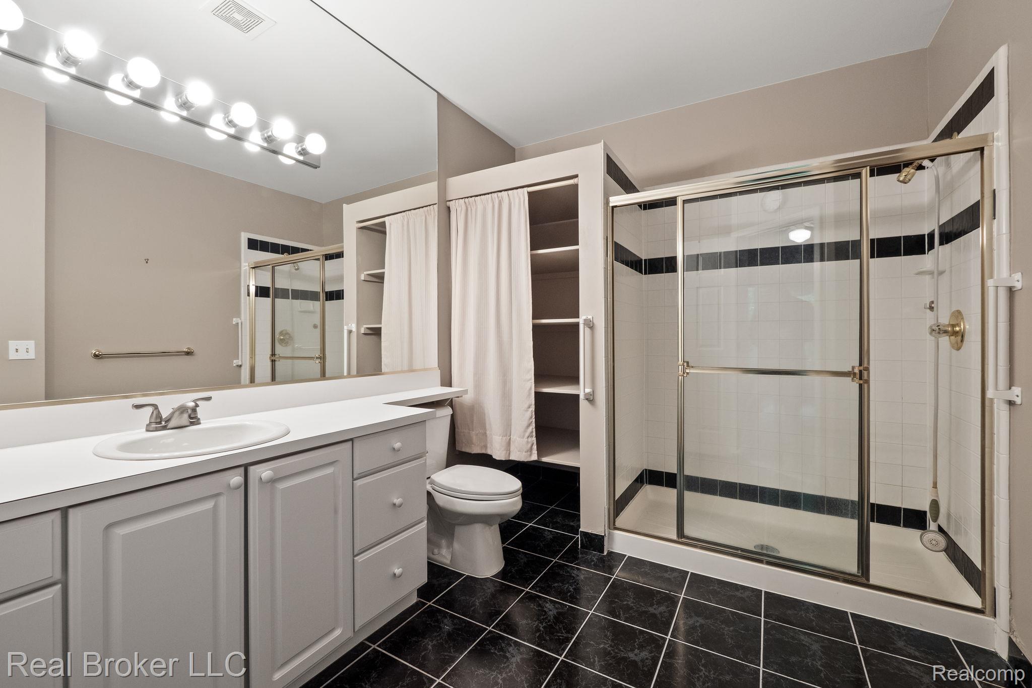 3099 SILVERBROOK Drive