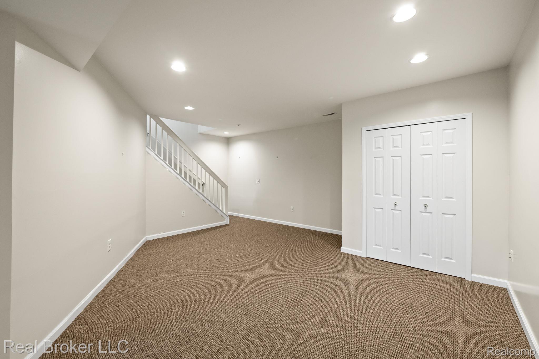 3099 SILVERBROOK Drive