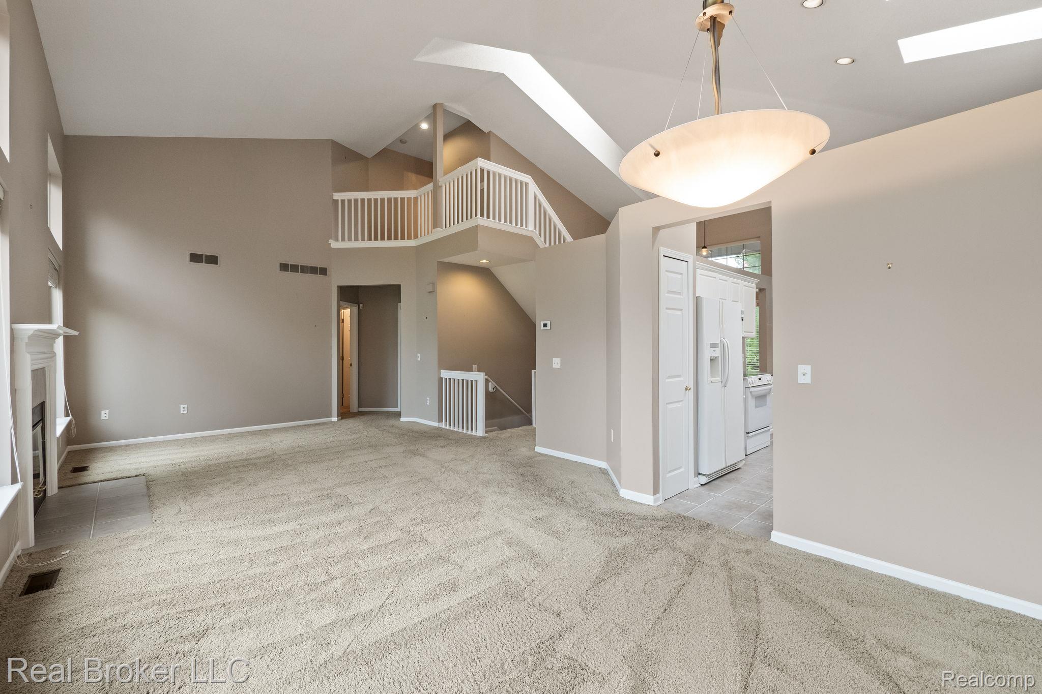 3099 SILVERBROOK Drive