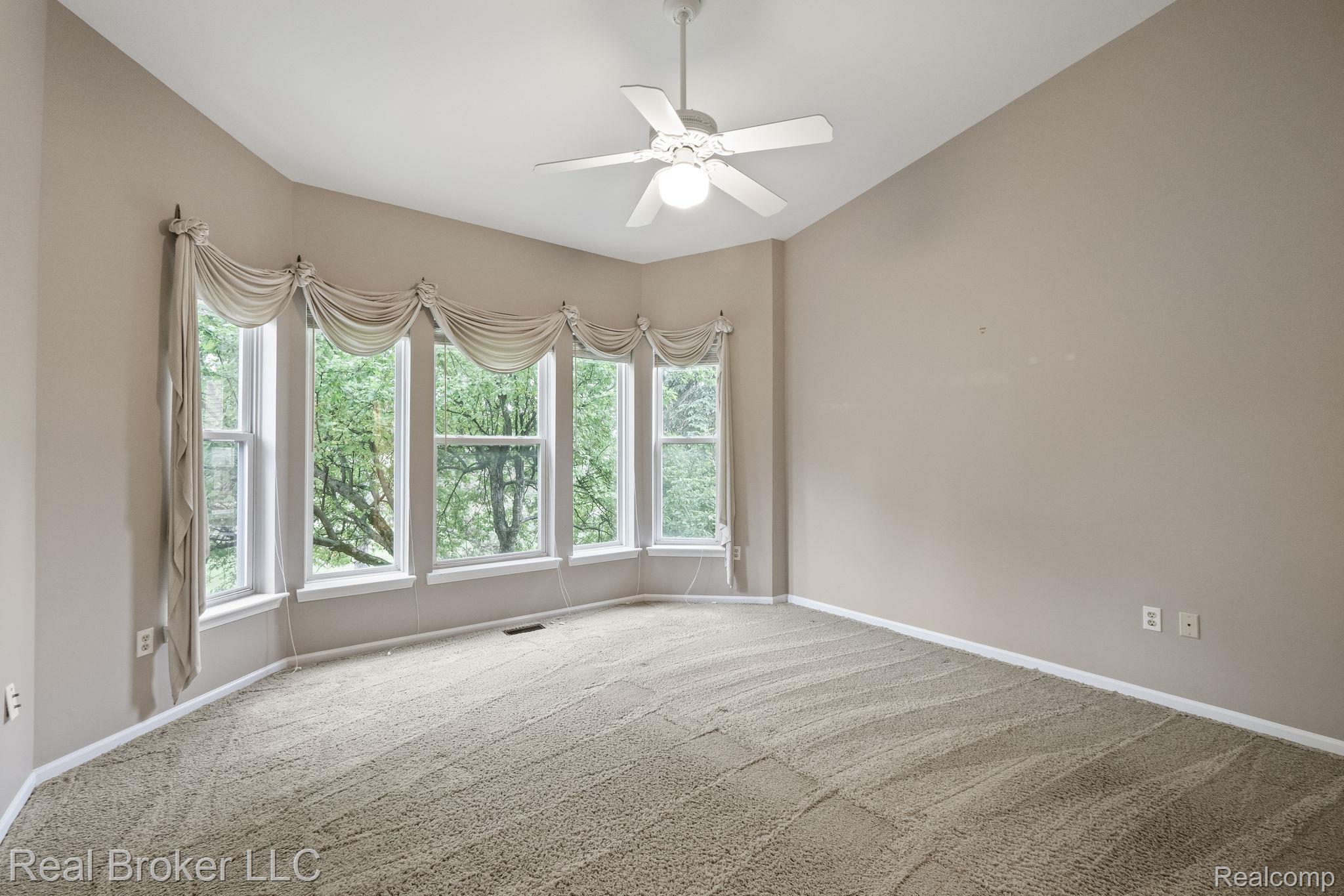 3099 SILVERBROOK Drive