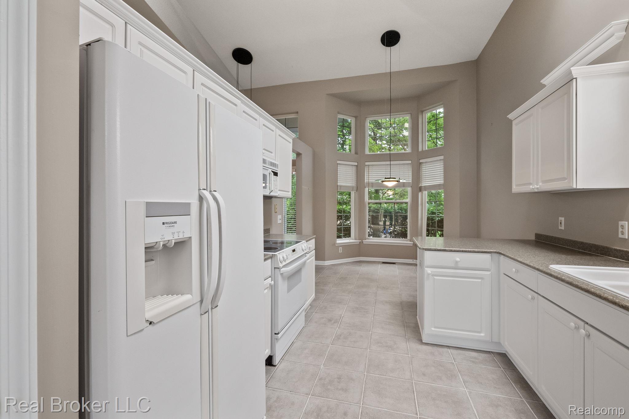 3099 SILVERBROOK Drive