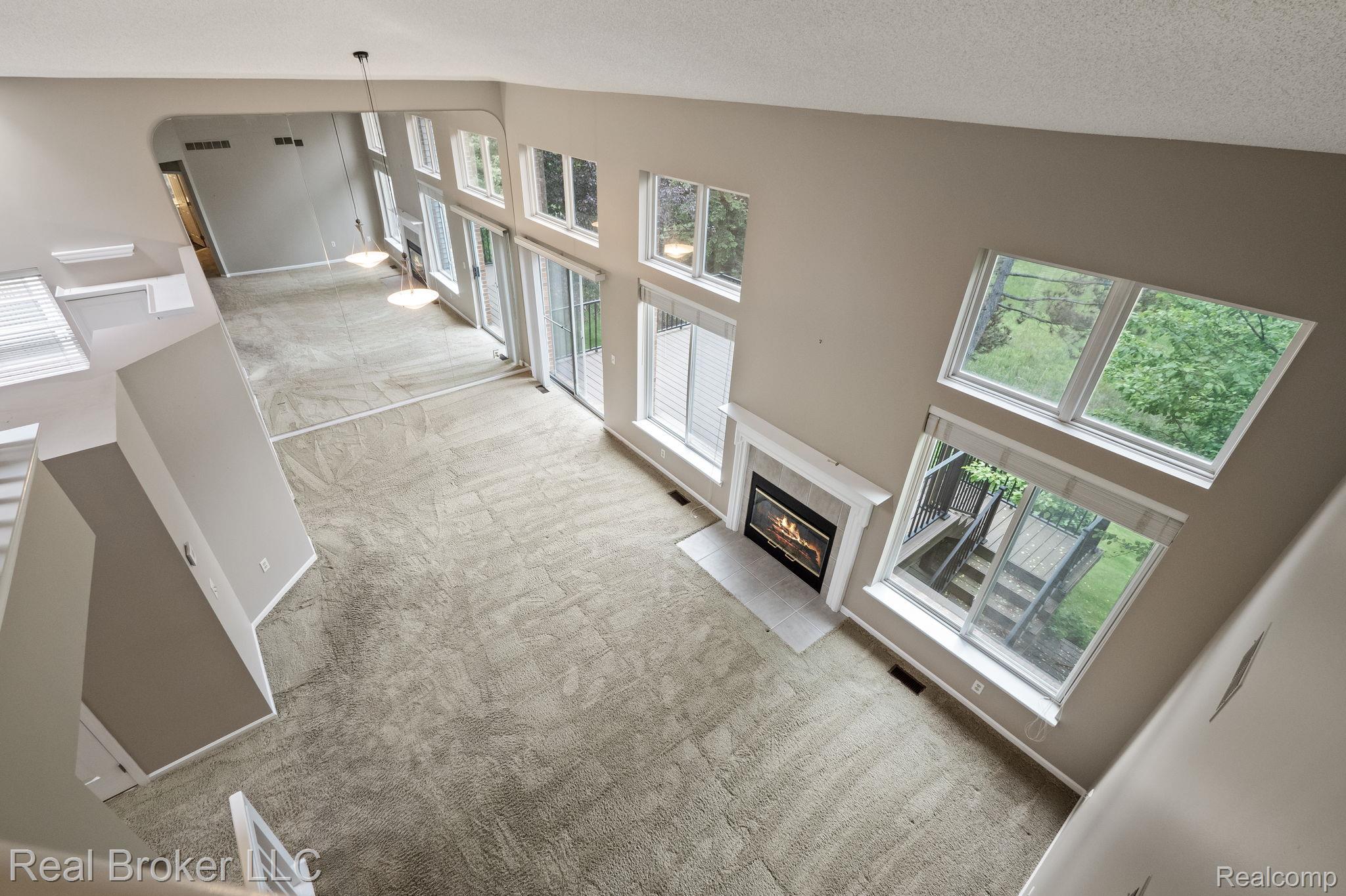 3099 SILVERBROOK Drive