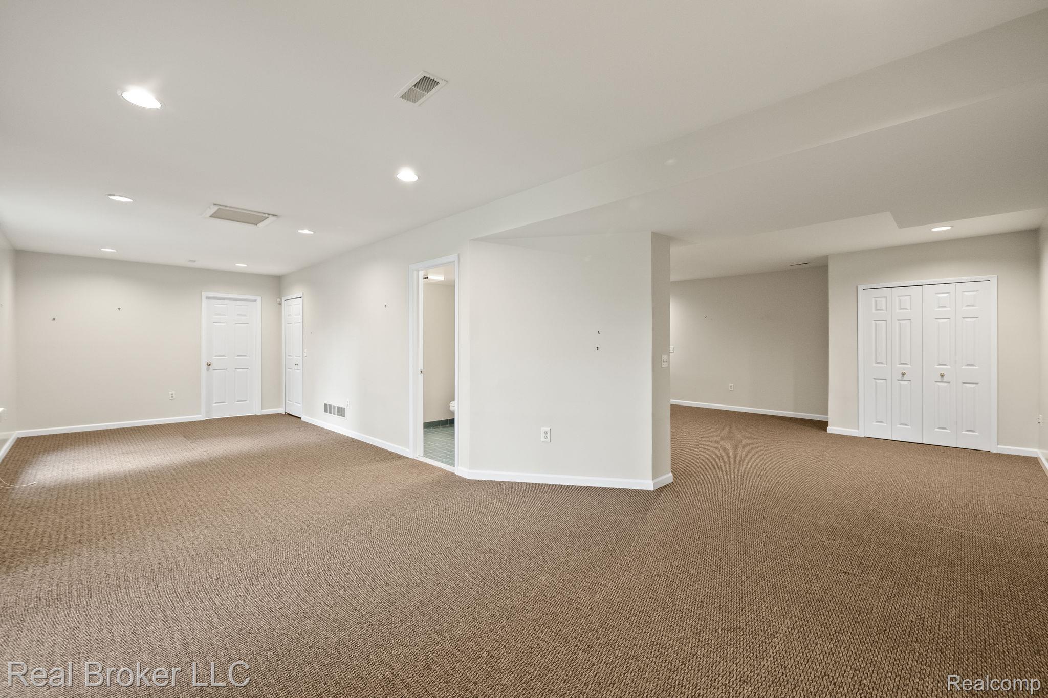 3099 SILVERBROOK Drive