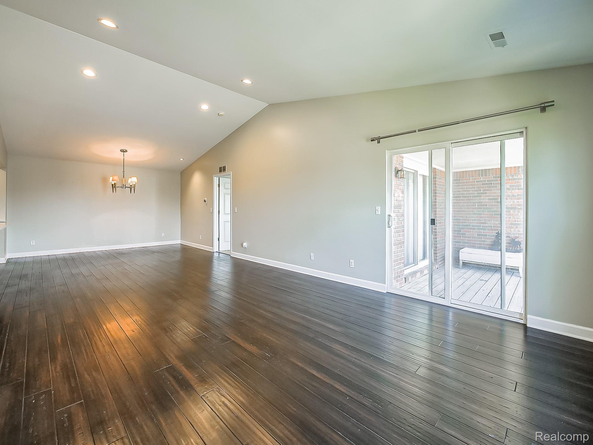 1850 Flagstone Circle