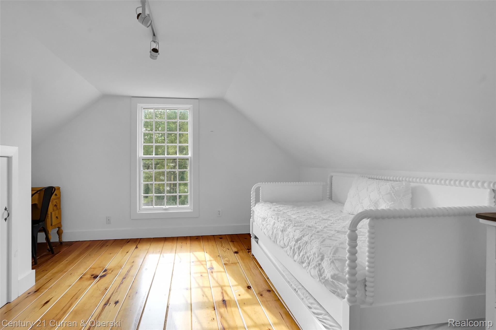 90 E Washington Street