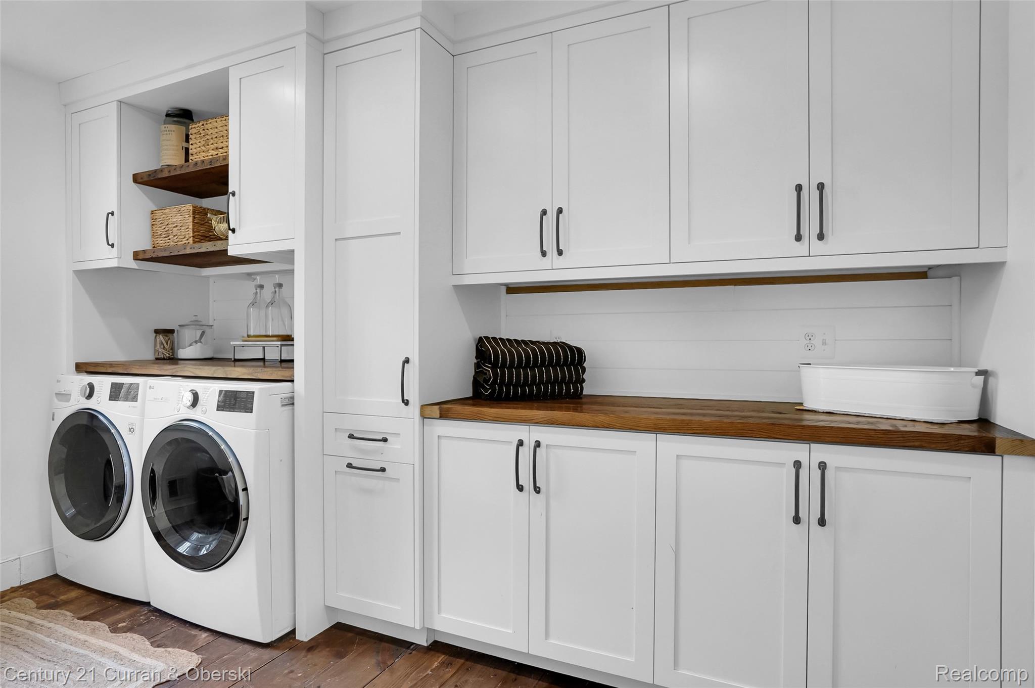 90 E Washington Street