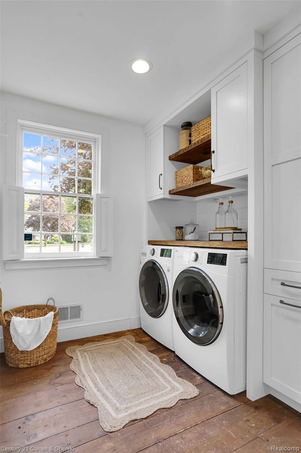 90 E Washington Street