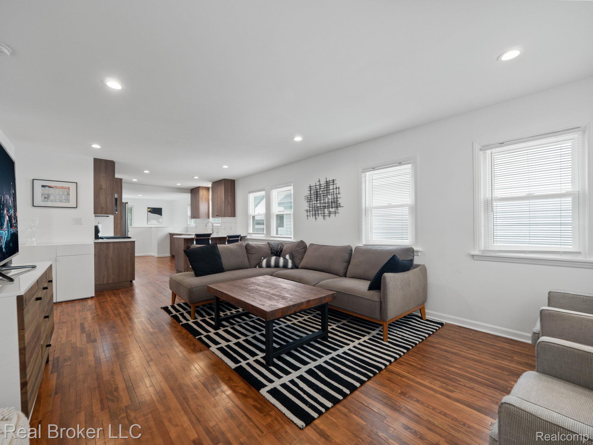 1428 Bennaville Avenue