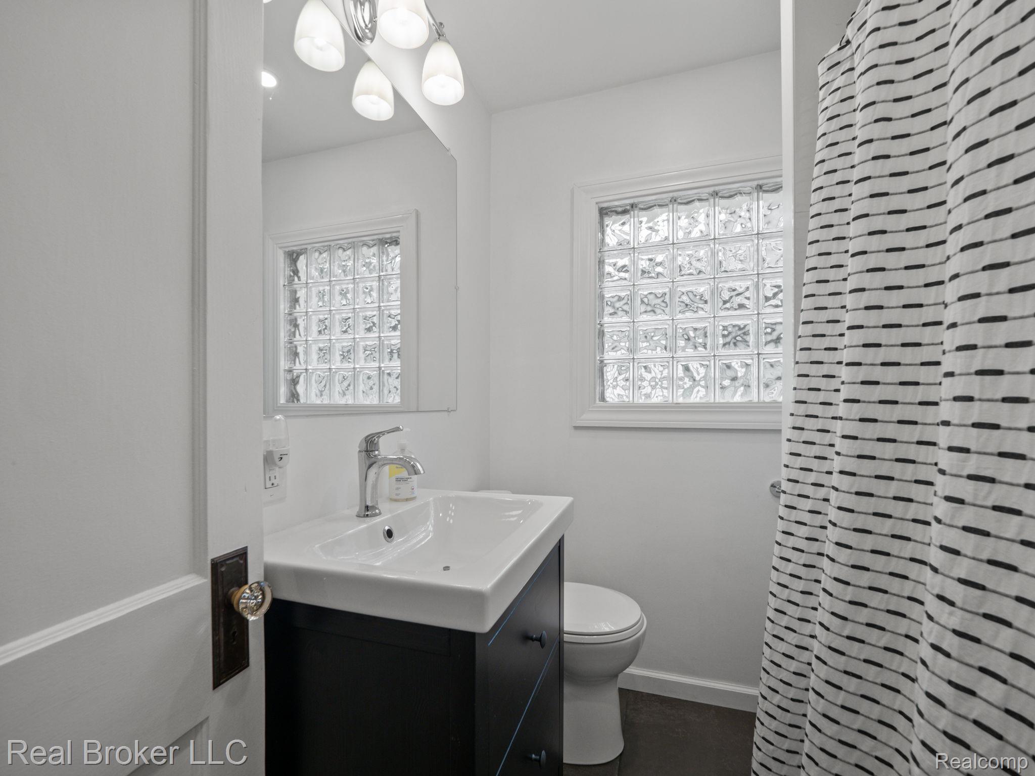 1428 Bennaville Avenue