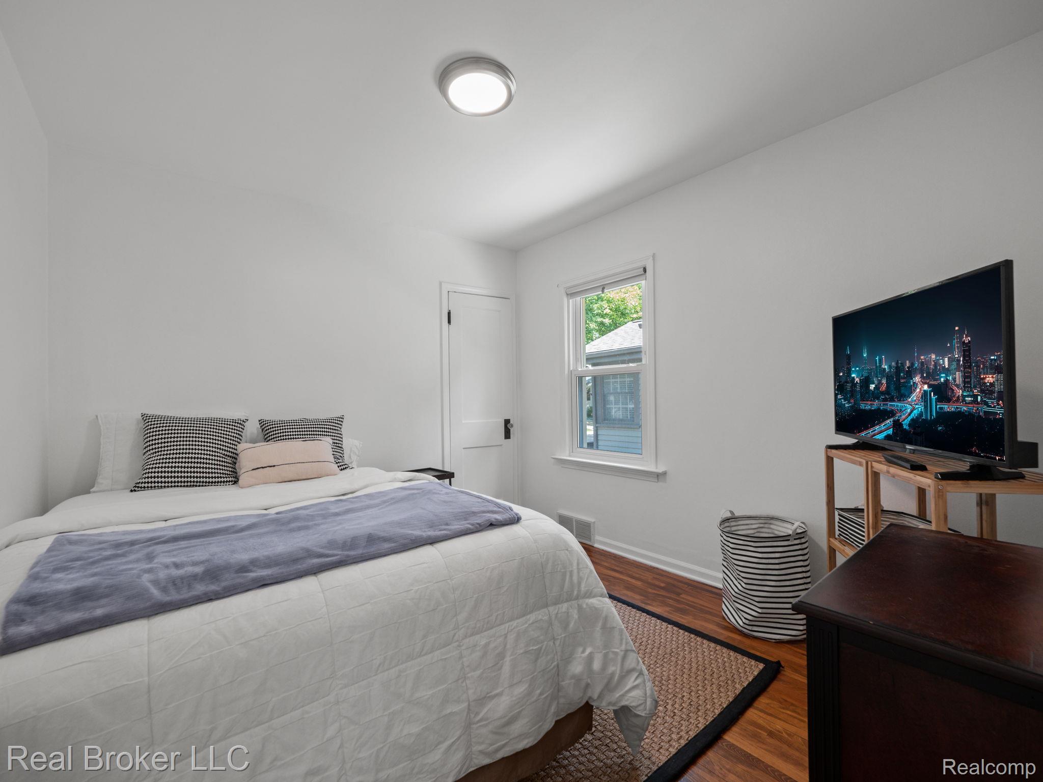 1428 Bennaville Avenue