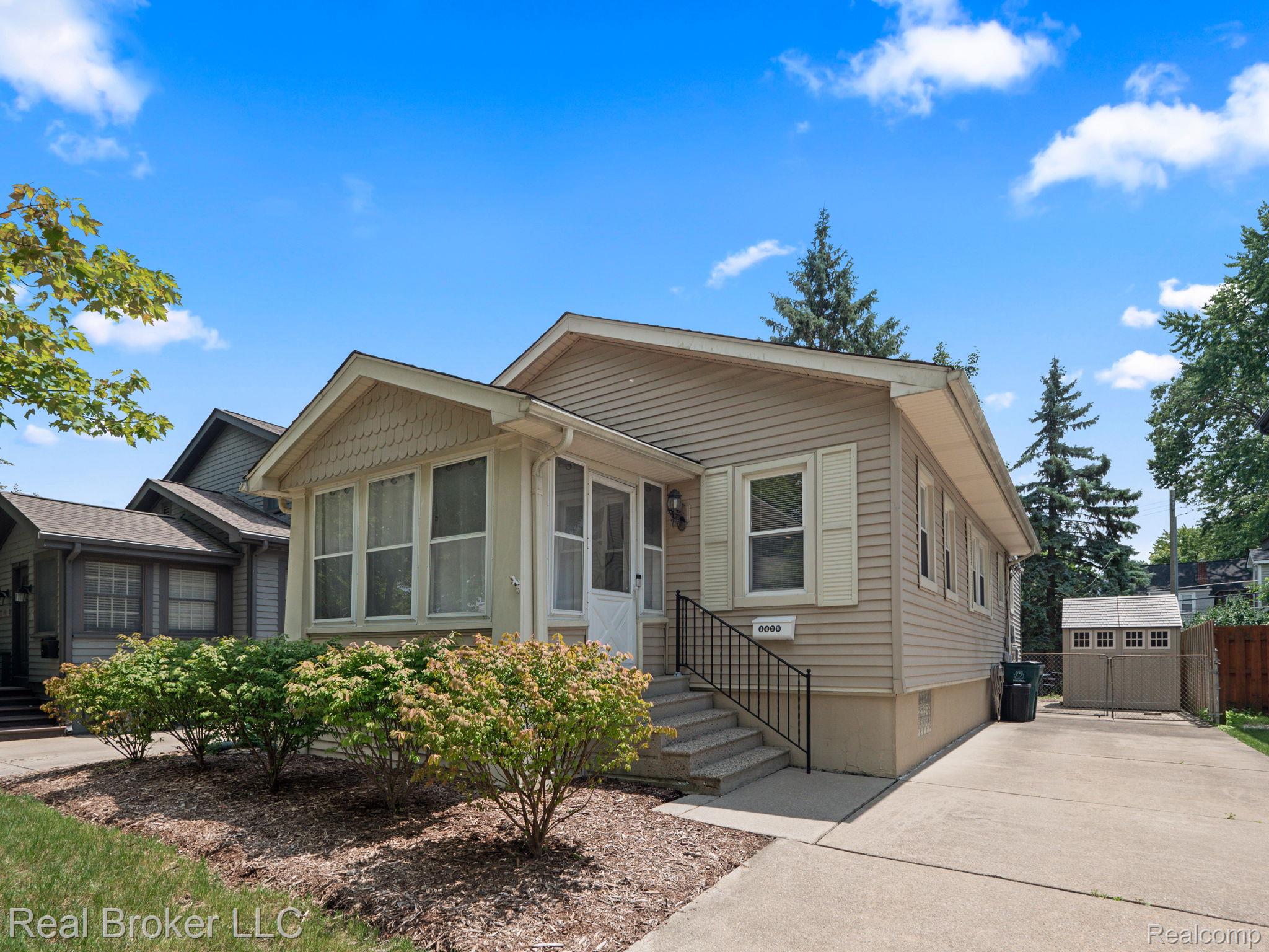 1428 Bennaville Avenue