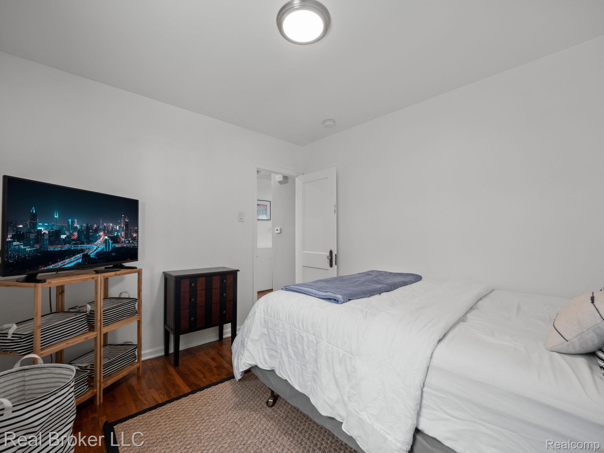 1428 Bennaville Avenue