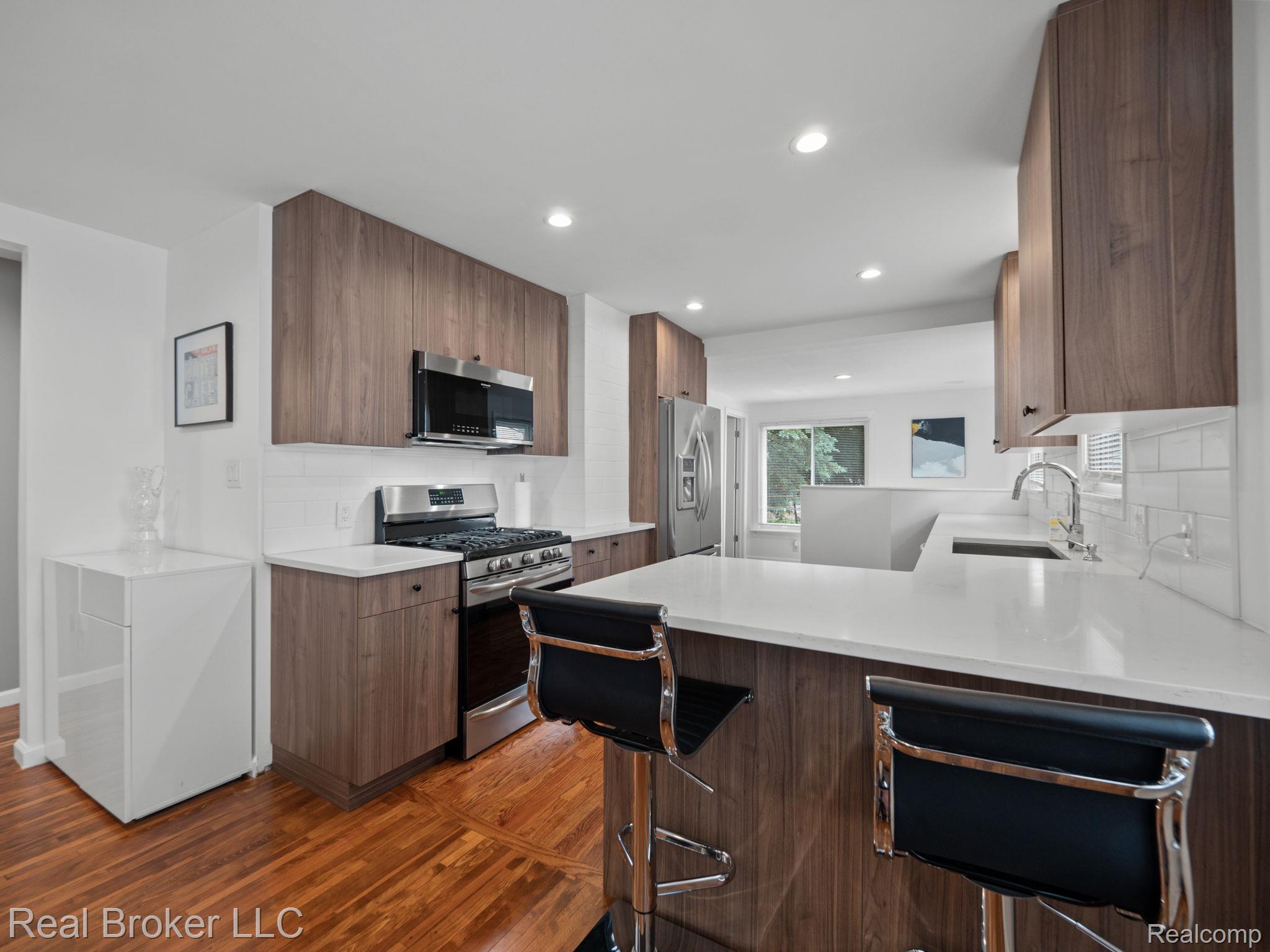 1428 Bennaville Avenue