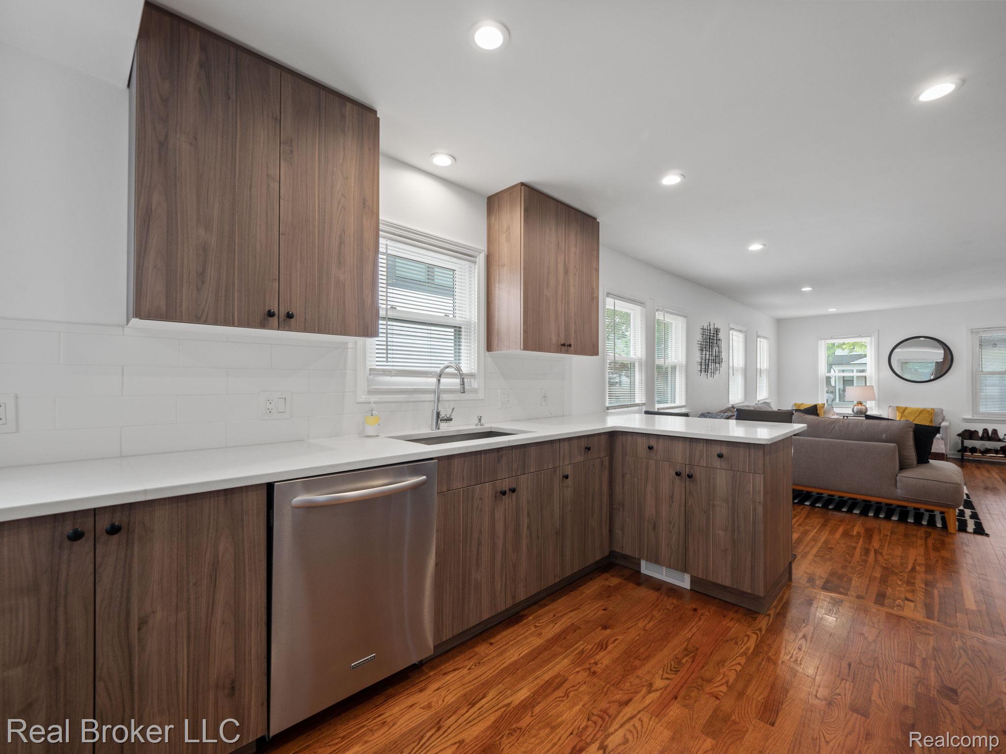 1428 Bennaville Avenue