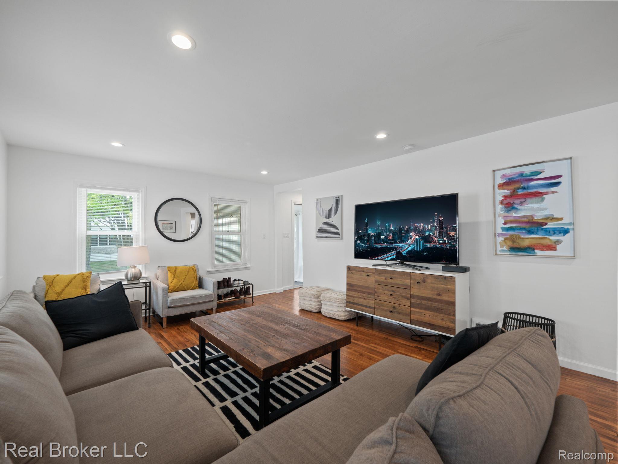 1428 Bennaville Avenue