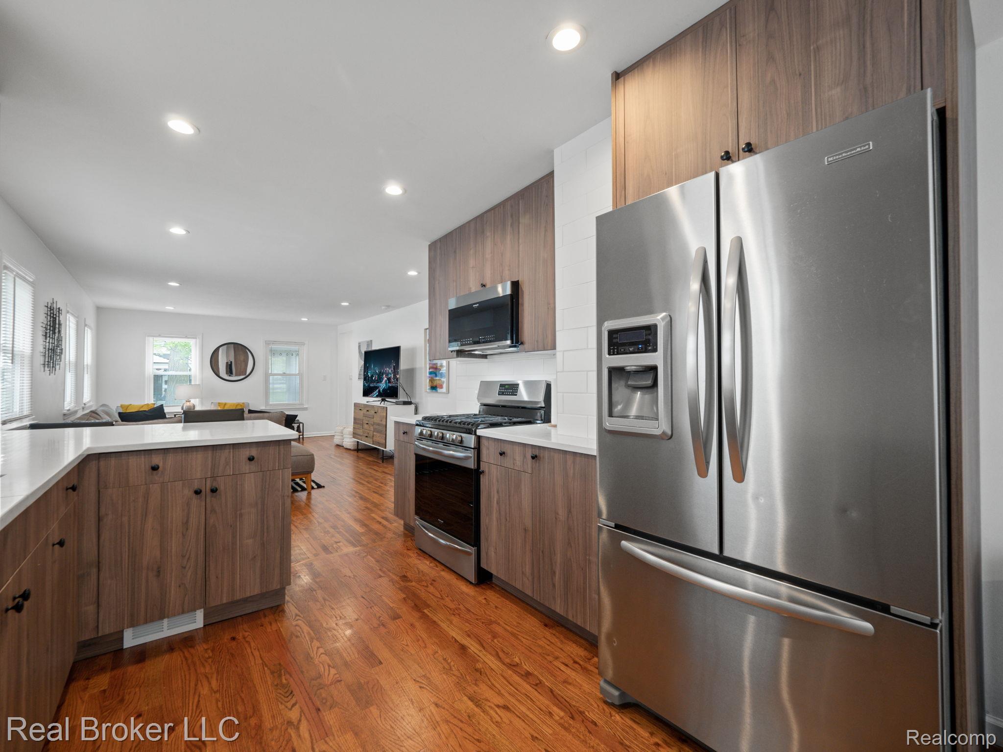 1428 Bennaville Avenue