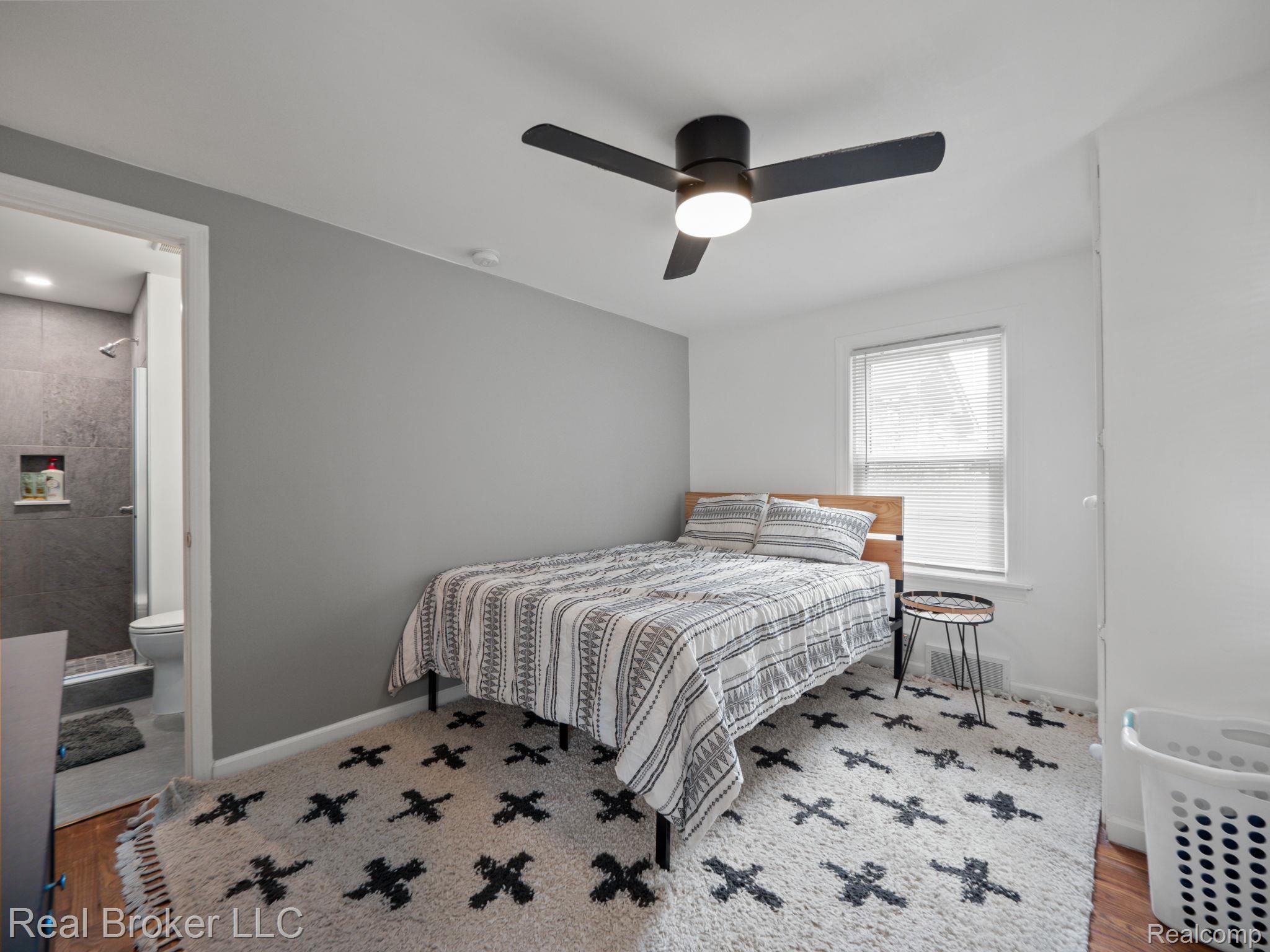 1428 Bennaville Avenue