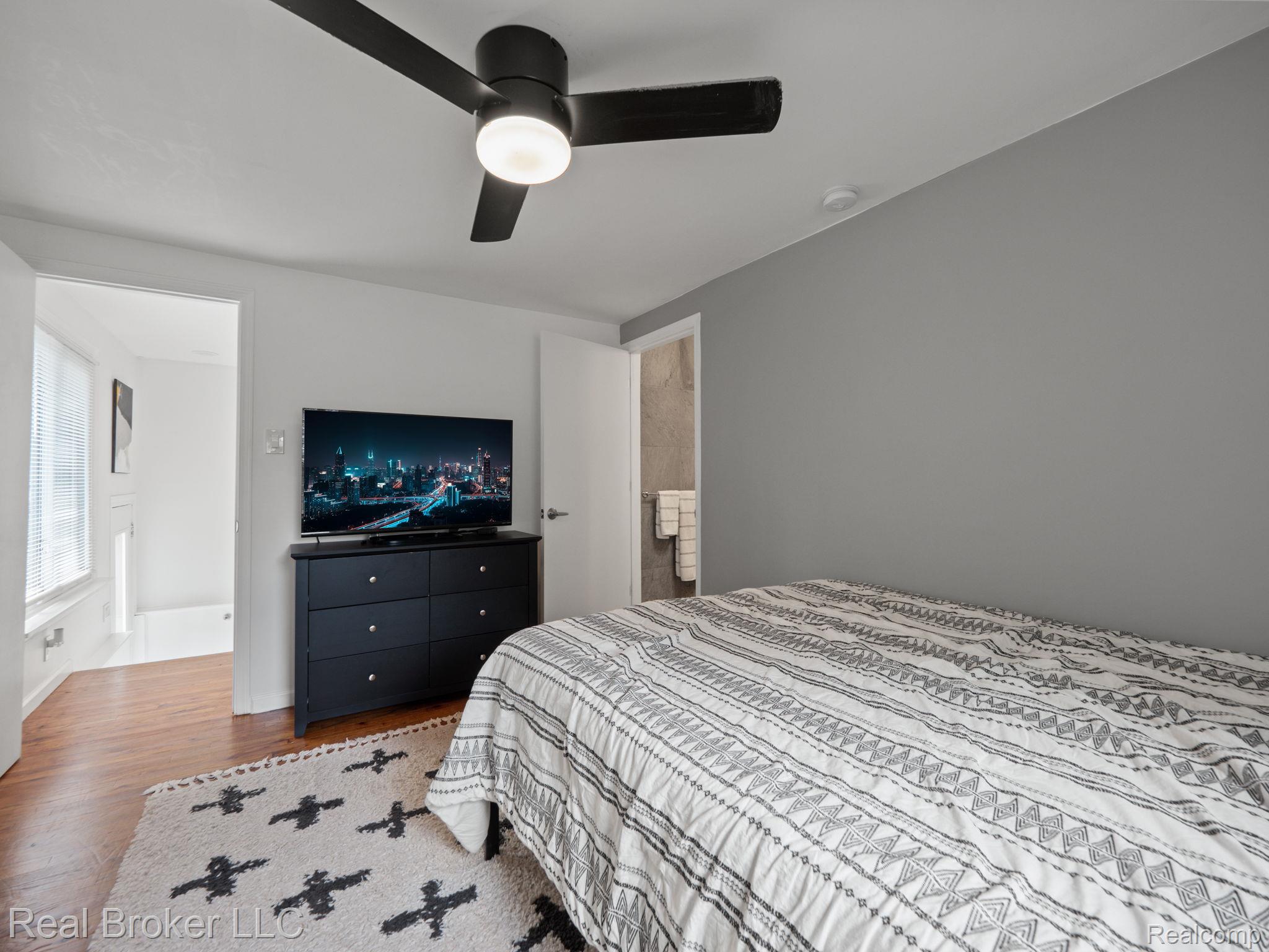 1428 Bennaville Avenue