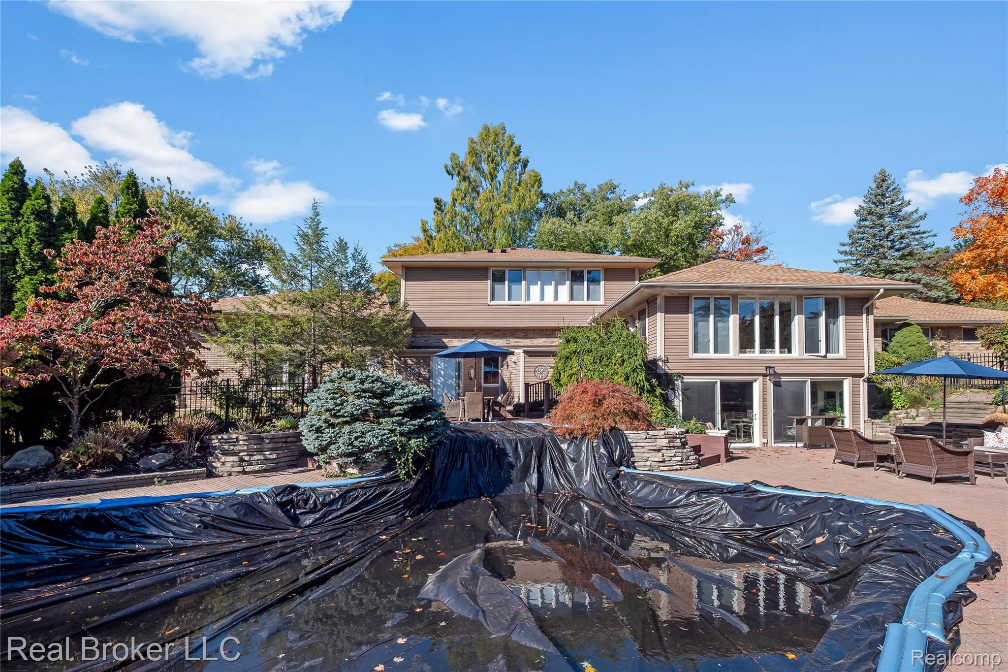 7357 W Greenwich Drive