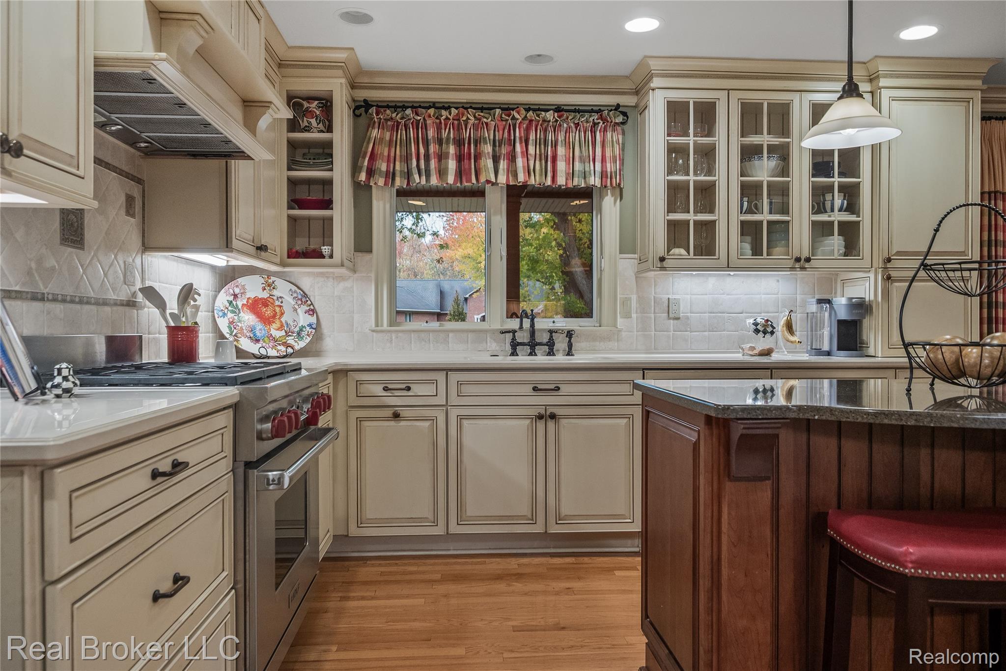 7357 W Greenwich Drive