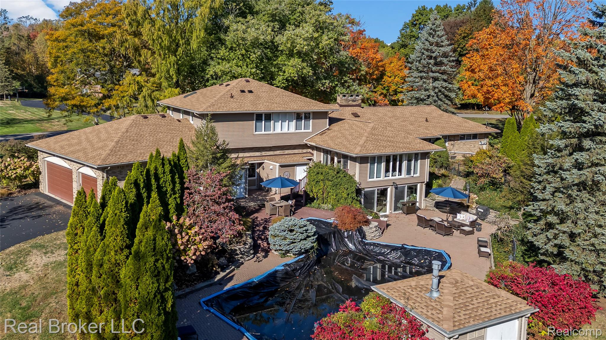 7357 W Greenwich Drive